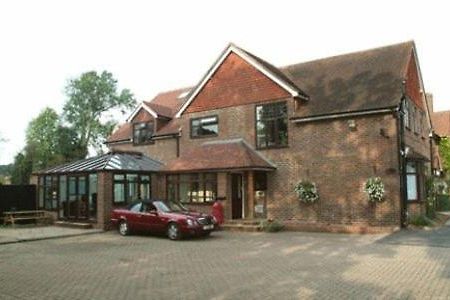 Gatwick House Hotel Horley Bagian luar foto