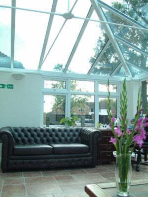Gatwick House Hotel Horley Bagian luar foto